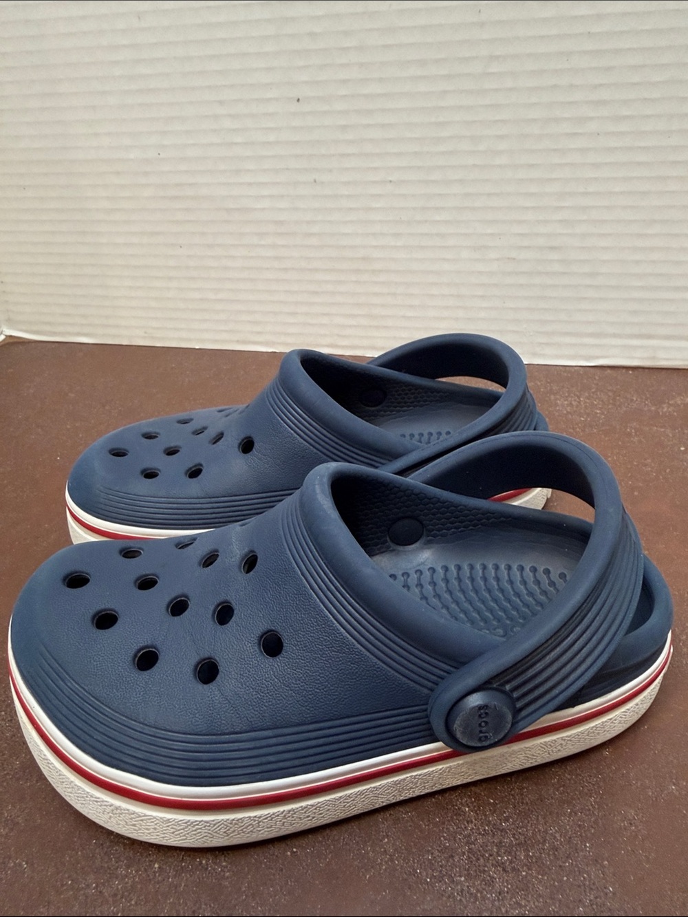 Crocs Crocband Kids Navy Clog with Red-Trim Sole, kids 9